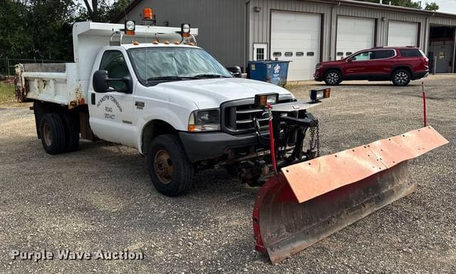 Image of Ford F-350 equipment image 2