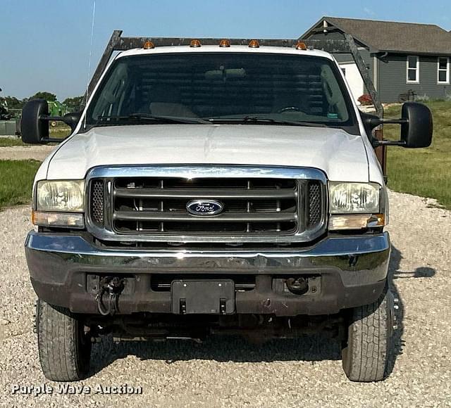 Image of Ford F-350 equipment image 1