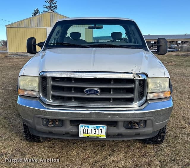 Image of Ford F-350 equipment image 1