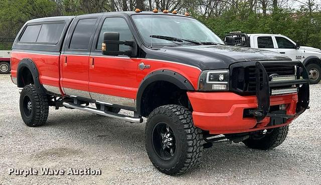 Image of Ford F-350 equipment image 2