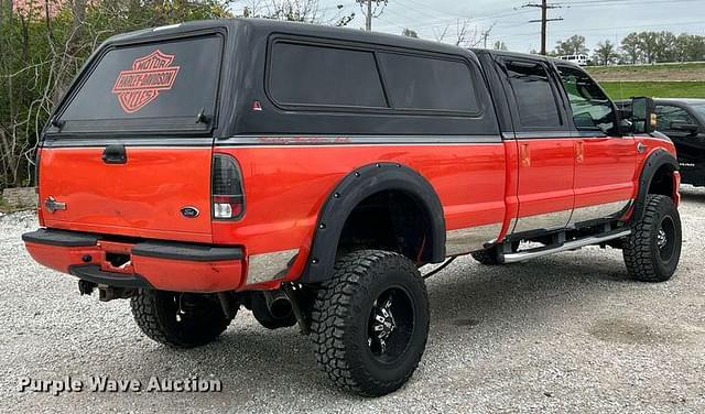 Image of Ford F-350 equipment image 4