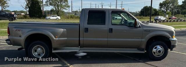 Image of Ford F-350 equipment image 3