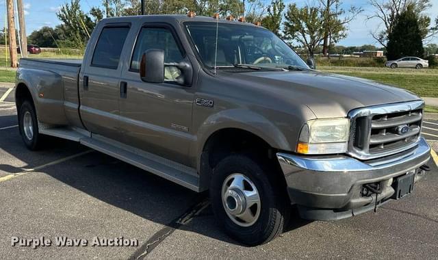 Image of Ford F-350 equipment image 2