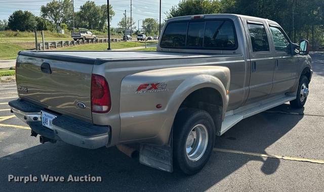 Image of Ford F-350 equipment image 4