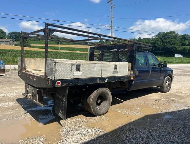 Image of Ford F-350 equipment image 4