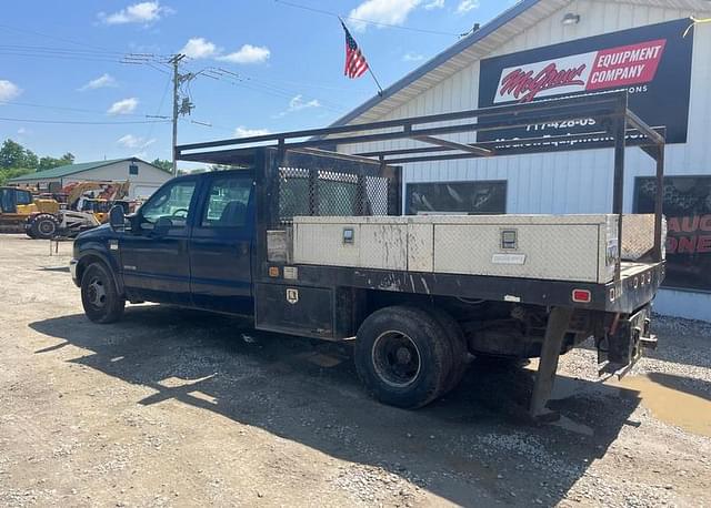 Image of Ford F-350 equipment image 2