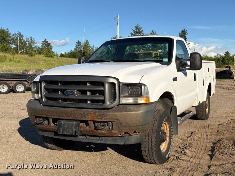 2004 Ford F-350 Equipment Image0