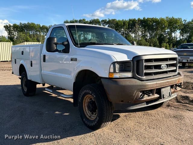 Image of Ford F-350 equipment image 2