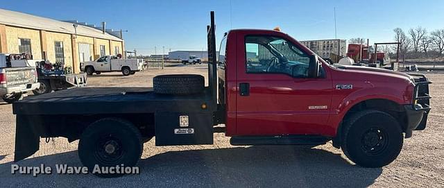 Image of Ford F-350 equipment image 3