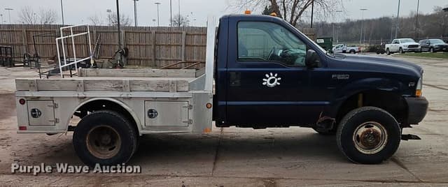 Image of Ford F-350 equipment image 3