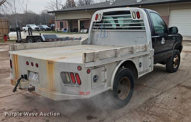 Image of Ford F-350 equipment image 4
