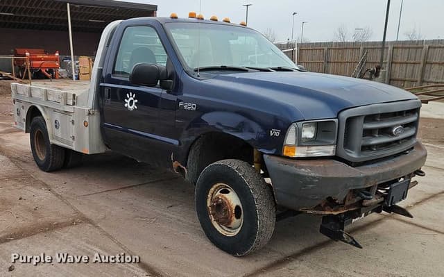 Image of Ford F-350 equipment image 2