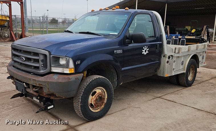 2004 Ford F-350 Equipment Image0