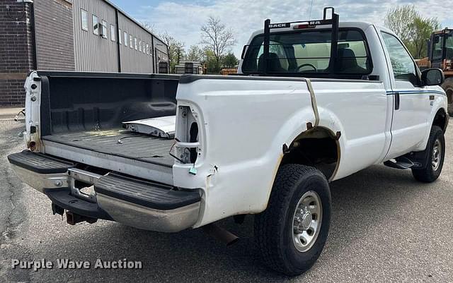 Image of Ford F-350 equipment image 4