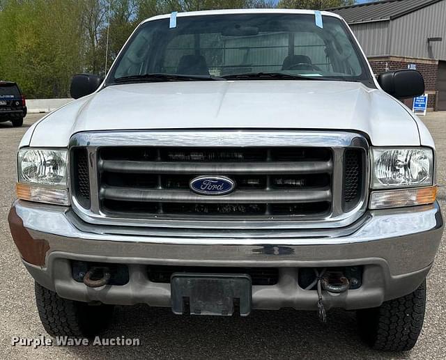 Image of Ford F-350 equipment image 1
