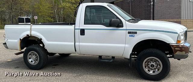 Image of Ford F-350 equipment image 3