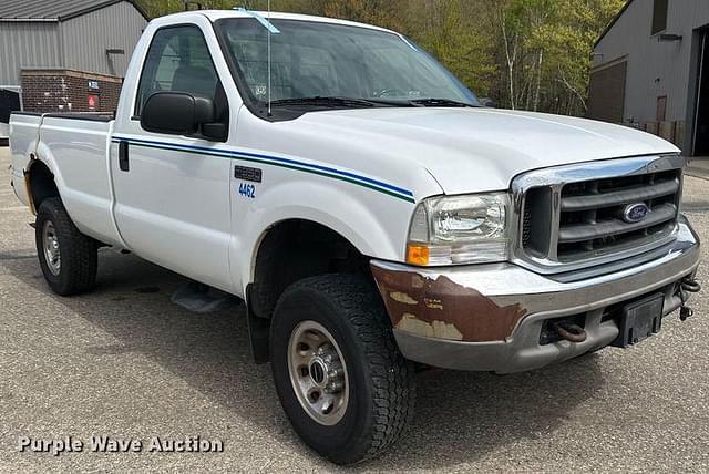 Image of Ford F-350 equipment image 2