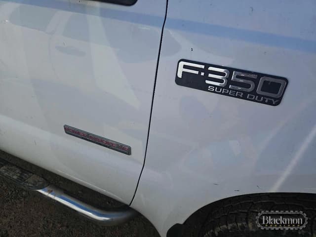 Image of Ford F-350 equipment image 1