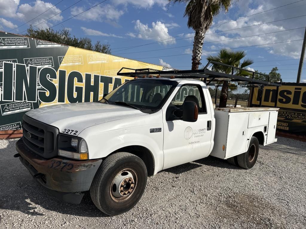 2004 Ford F-350 Equipment Image0