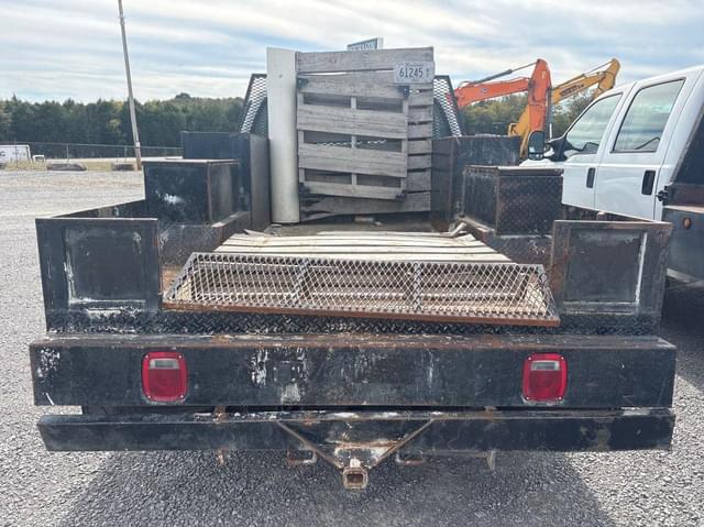 Image of Ford F-350 equipment image 4
