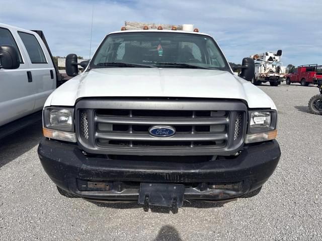 Image of Ford F-350 equipment image 1