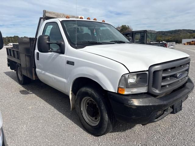 Image of Ford F-350 equipment image 2