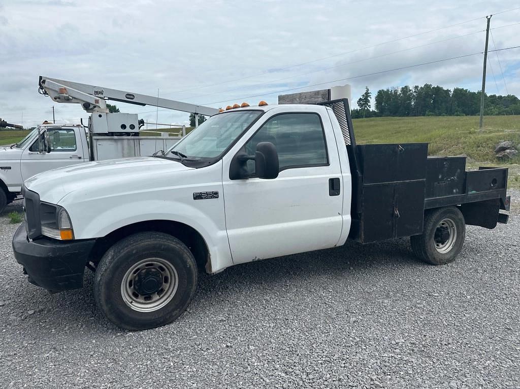 Image of Ford F-350 Primary image