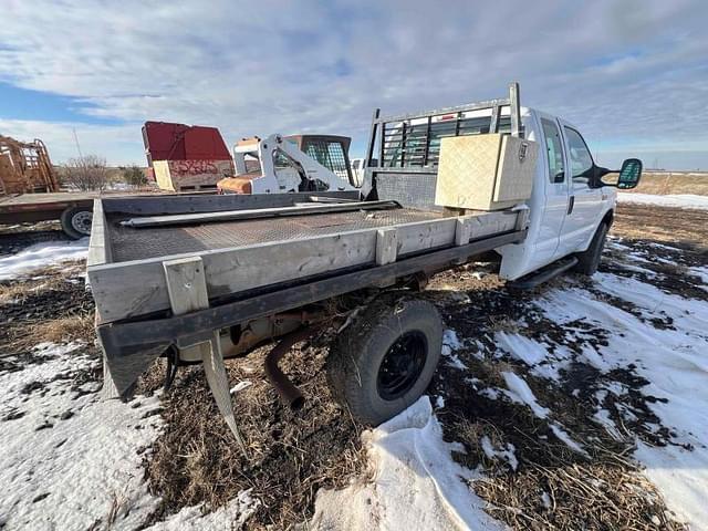 Image of Ford F-350 equipment image 4