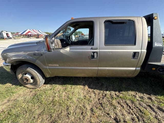 Image of Ford F-350 equipment image 1