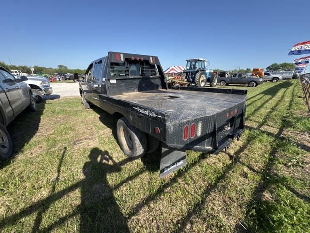 Image of Ford F-350 equipment image 2