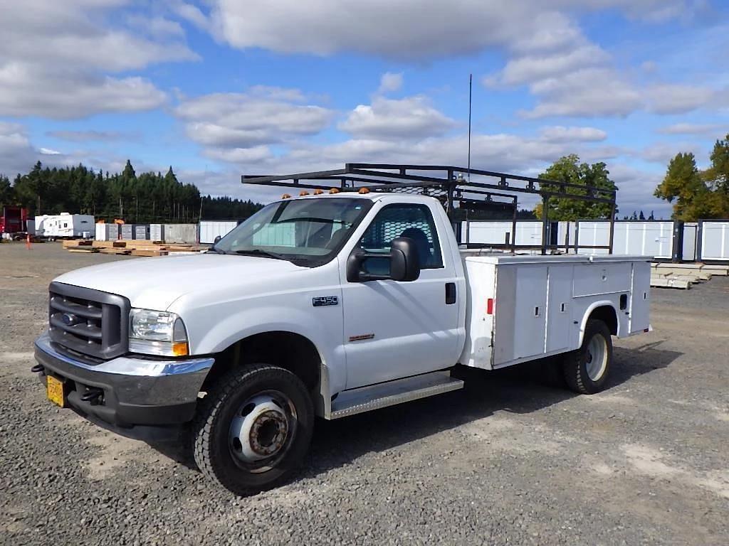 Image of Ford F-450 Primary image