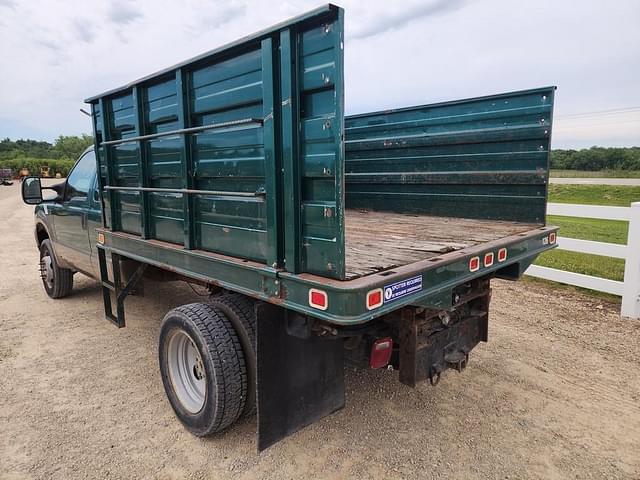 Image of Ford F-450 equipment image 2