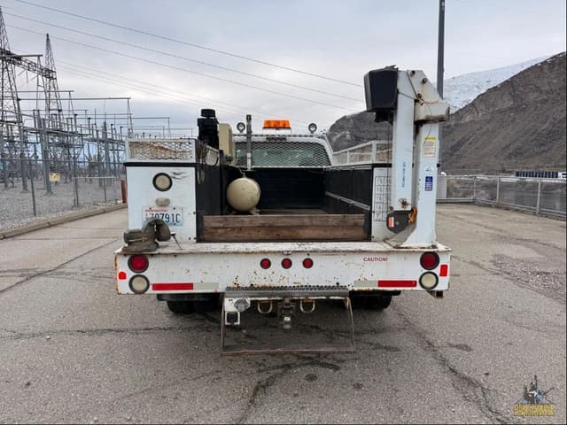 Image of Ford F-450 equipment image 3