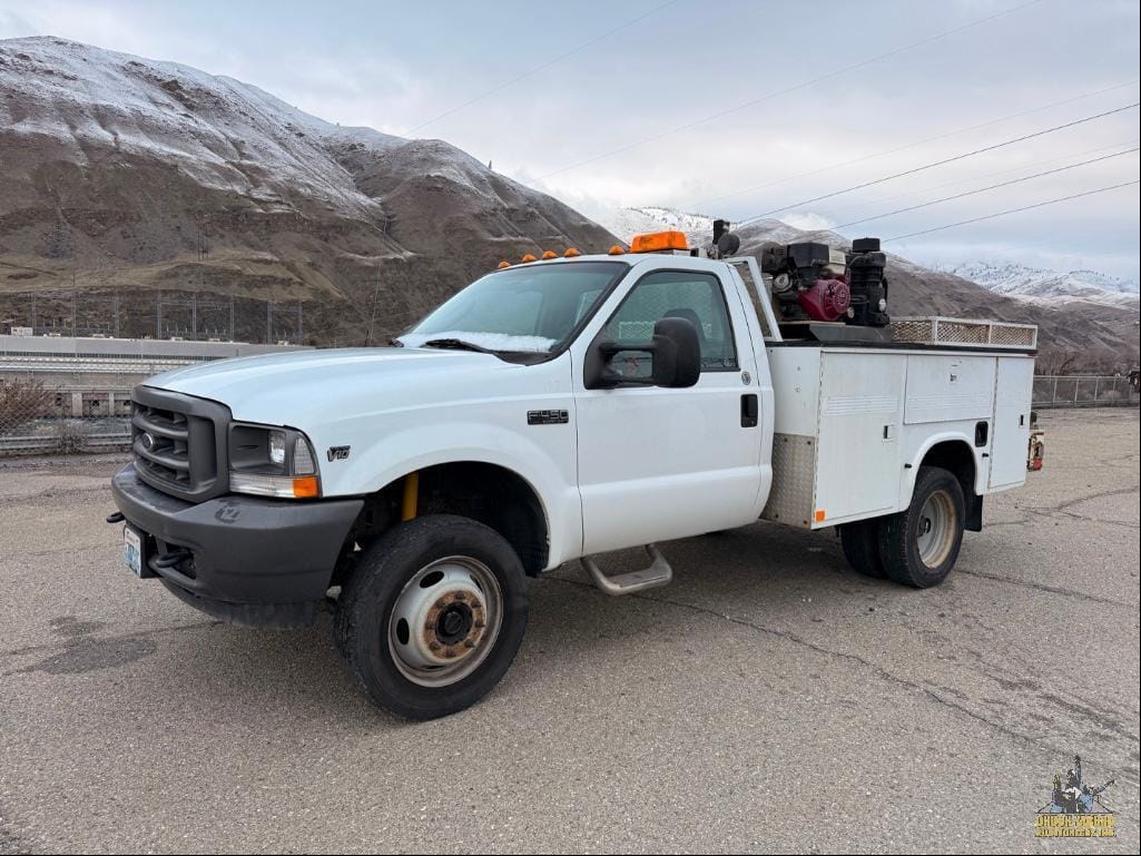 2004 Ford F-450 Equipment Image0