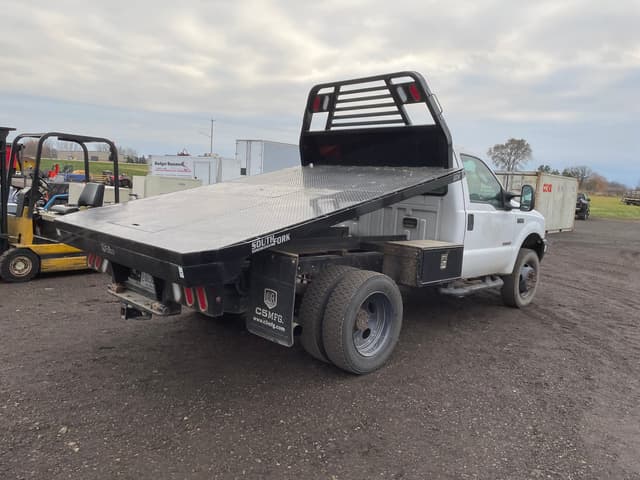 Image of Ford F-450 equipment image 4