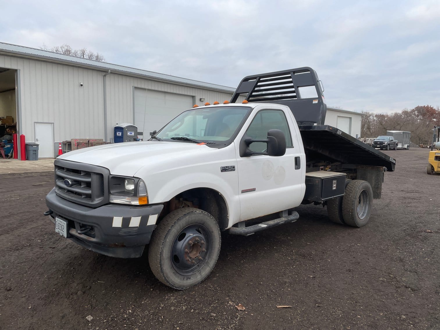 2004 Ford F-450 Equipment Image0