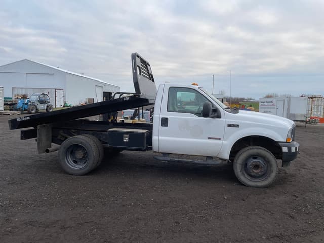 Image of Ford F-450 equipment image 3