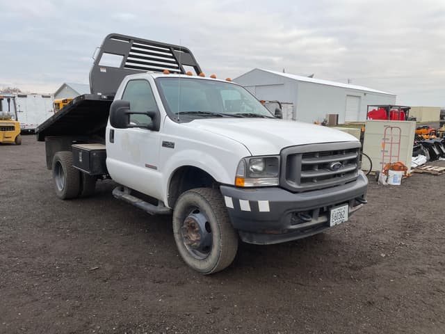 Image of Ford F-450 equipment image 2