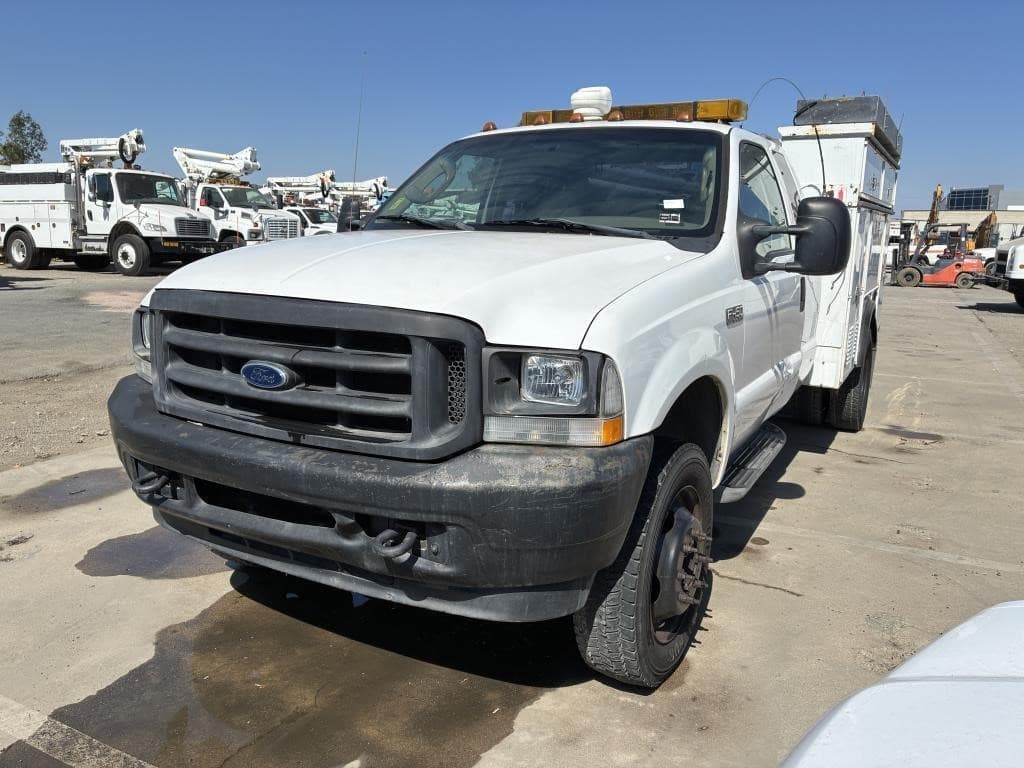 Image of Ford F-450 Primary image