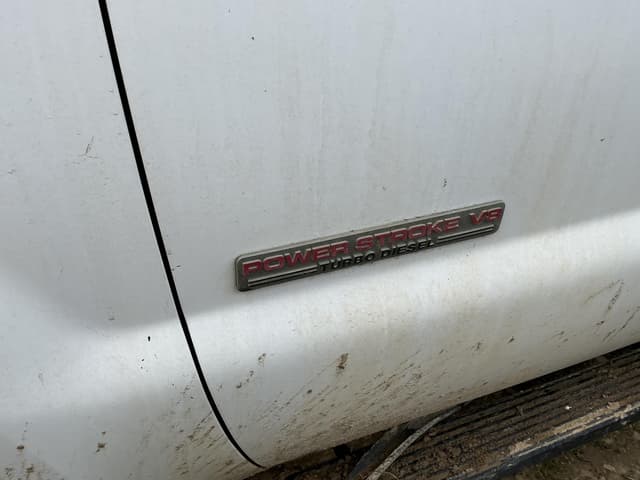 Image of Ford F-450 equipment image 4