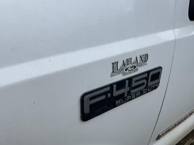 Image of Ford F-450 equipment image 3