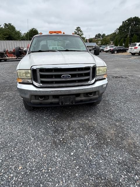 Image of Ford F-450 equipment image 4