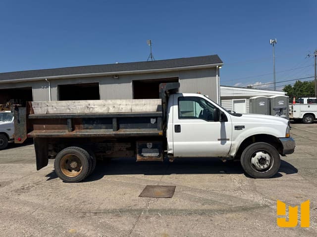 Image of Ford F-450 equipment image 3