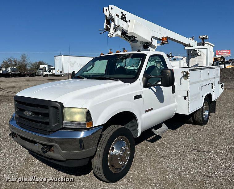 Image of Ford F-450 Primary image