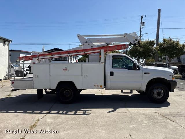 Image of Ford F-450 equipment image 3