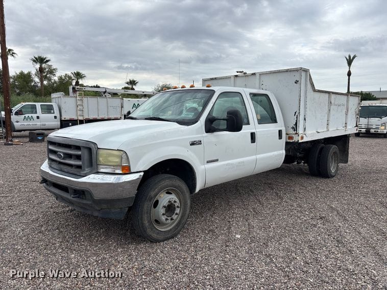 2004 Ford F-450 Equipment Image0