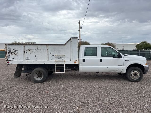Image of Ford F-450 equipment image 3