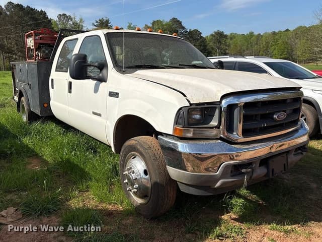 Image of Ford F-450 equipment image 2