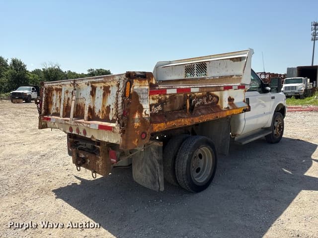 Image of Ford F-450 equipment image 4