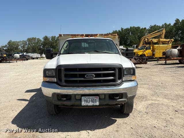 Image of Ford F-450 equipment image 1